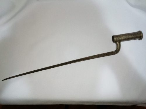 Bayoneta de hierro de un fusil a chispa - Brown Bess, la misma fue utilizada durante la Campaña Nacional de 1856 -1857 