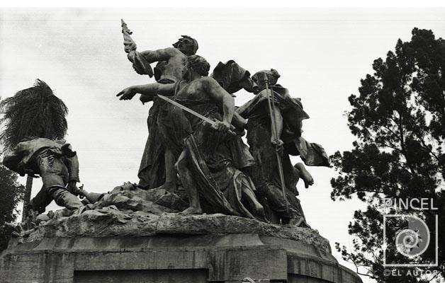 Fotografía Monumento Nacional por Louis Carrier Belleuse